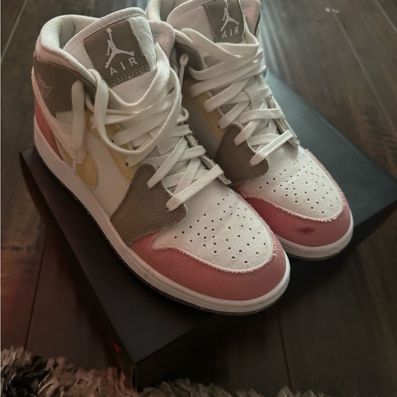 NIKE AIR JORDAN 1 mids “pastel grind” - Picture 5 of 8